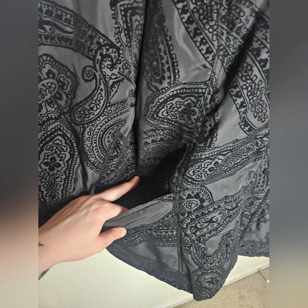 Chico's Zenergy Neema Flocked Black On Black Paisley Velvet Textured Puffer Coat